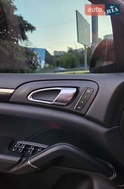 Внедорожник / Кроссовер Porsche Cayenne 2011 в 
