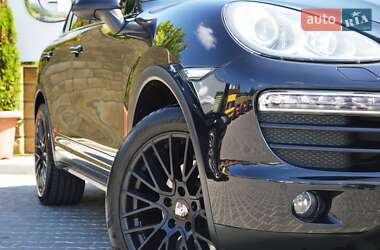 Внедорожник / Кроссовер Porsche Cayenne 2013 в 