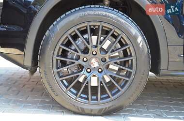 Внедорожник / Кроссовер Porsche Cayenne 2013 в 