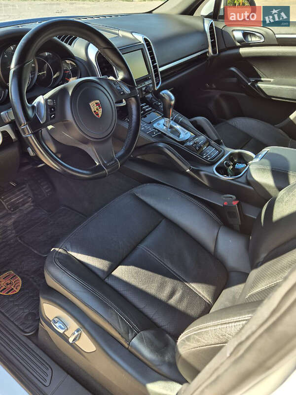 Позашляховик / Кросовер Porsche Cayenne 2012 в Києві
