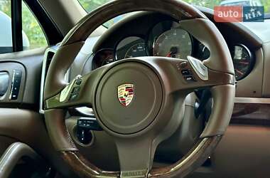 Позашляховик / Кросовер Porsche Cayenne 2011 в 