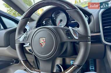 Позашляховик / Кросовер Porsche Cayenne 2011 в 