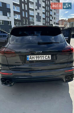 Внедорожник / Кроссовер Porsche Cayenne 2016 в 