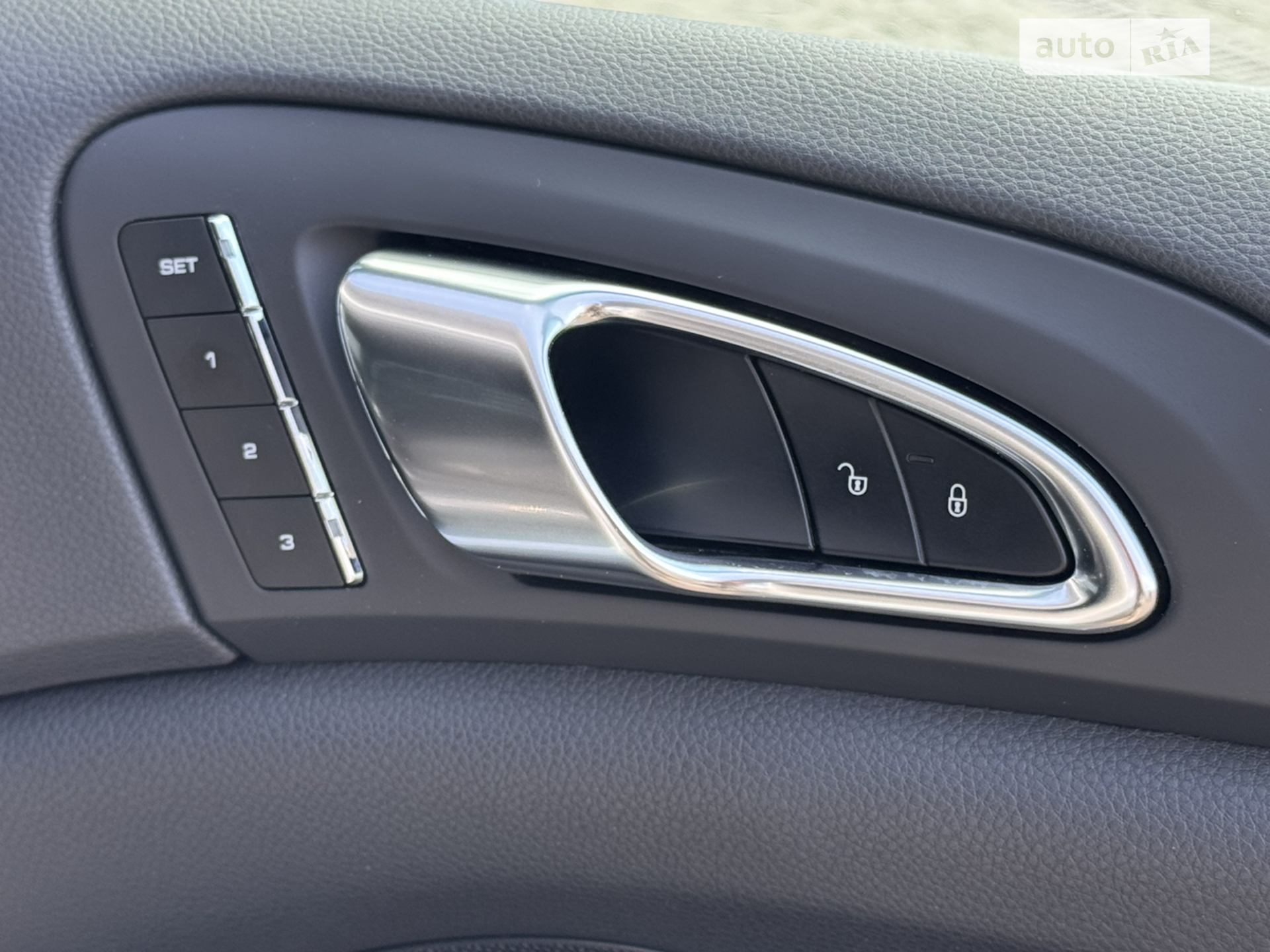 2013 Porsche Cayenne - мініатюра 4