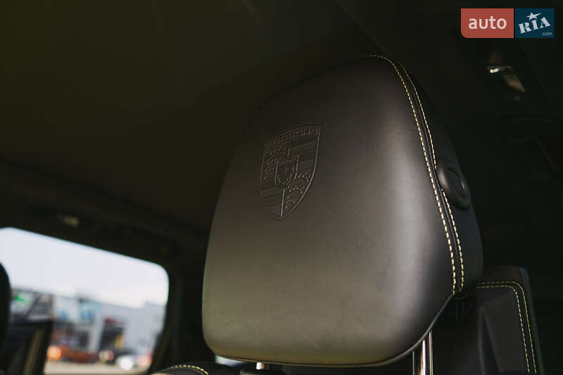 Внедорожник / Кроссовер Porsche Cayenne 2015 в Киеве