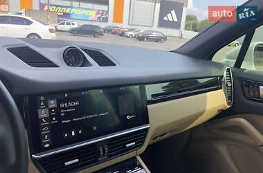 Внедорожник / Кроссовер Porsche Cayenne 2019 в 