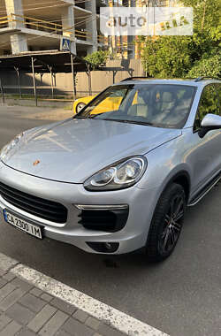 Внедорожник / Кроссовер Porsche Cayenne 2017 в 