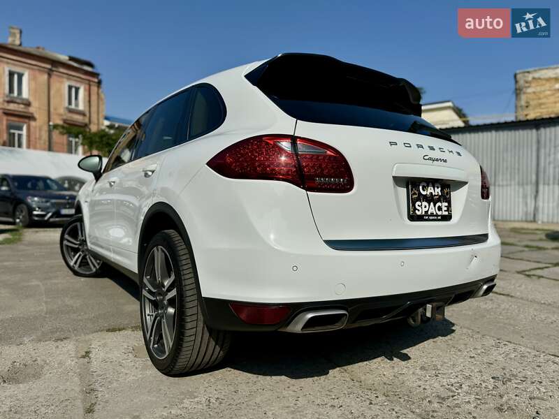 Позашляховик / Кросовер Porsche Cayenne 2013 в Одесі