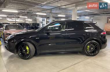 Позашляховик / Кросовер Porsche Cayenne 2021 в Києві