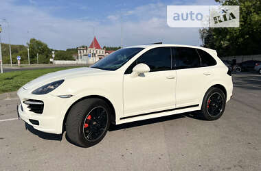 Внедорожник / Кроссовер Porsche Cayenne 2011 в Киеве