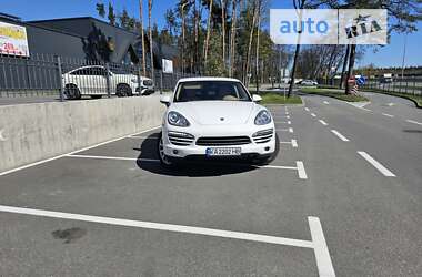 Внедорожник / Кроссовер Porsche Cayenne 2012 в Киеве