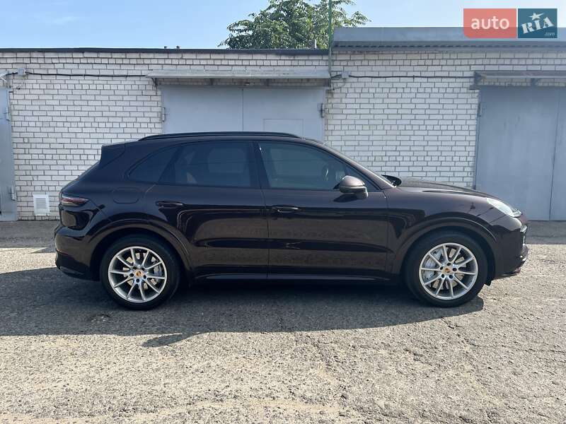 Внедорожник / Кроссовер Porsche Cayenne 2018 в Запорожье