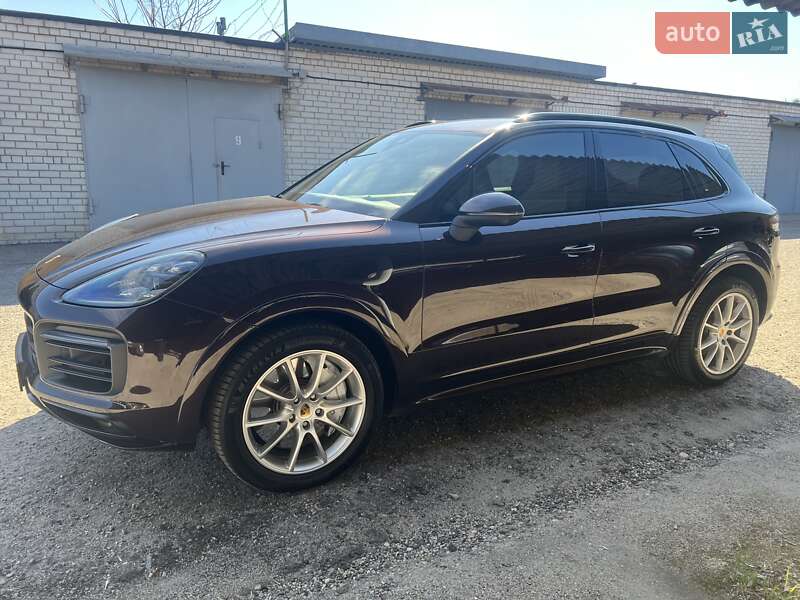 Внедорожник / Кроссовер Porsche Cayenne 2018 в Запорожье