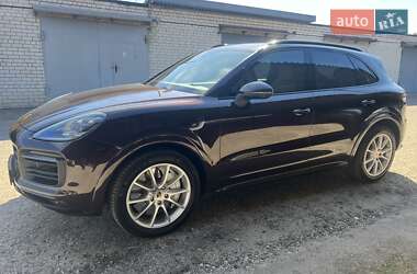 Позашляховик / Кросовер Porsche Cayenne 2018 в 
