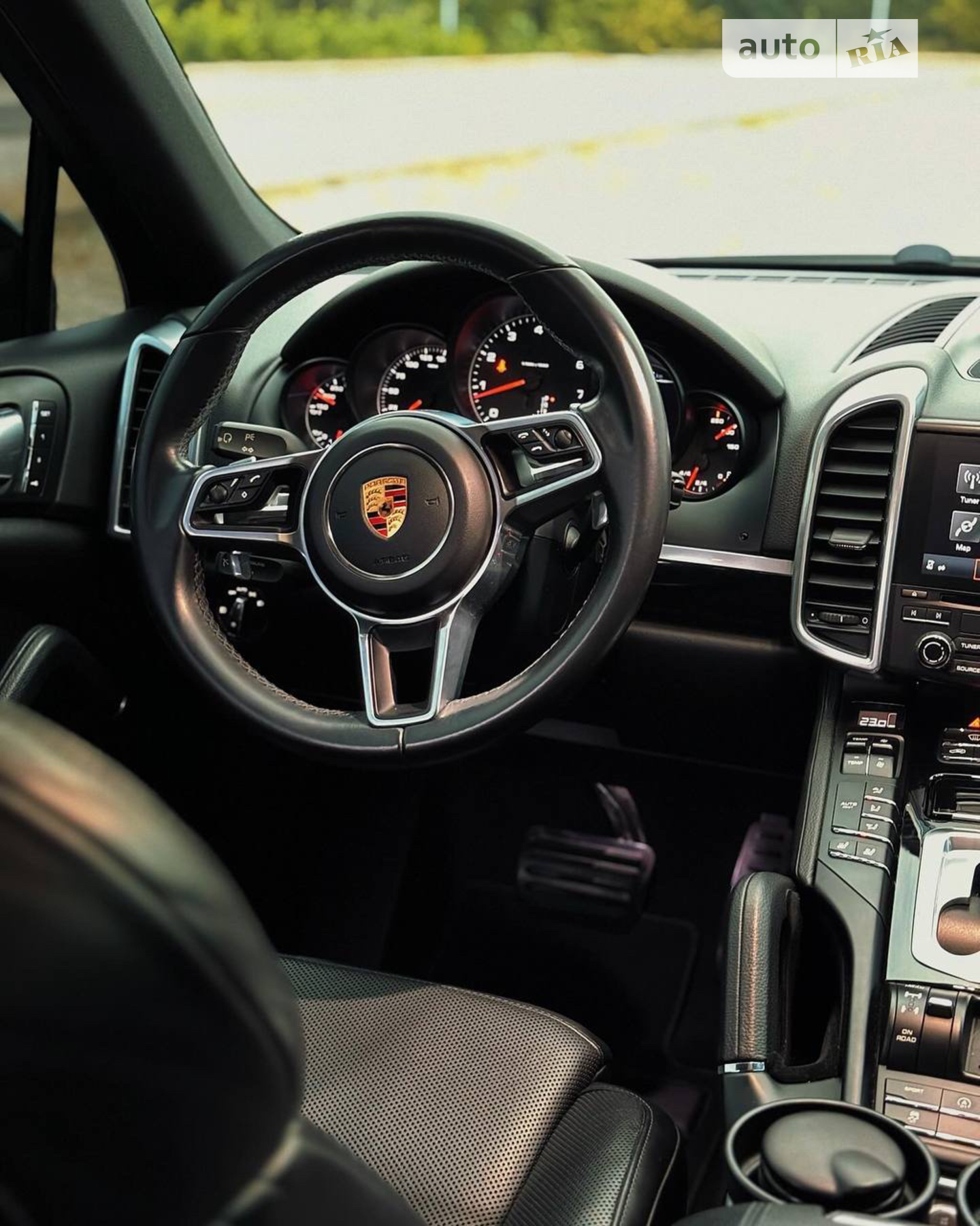 2016 Porsche Cayenne - мініатюра 24