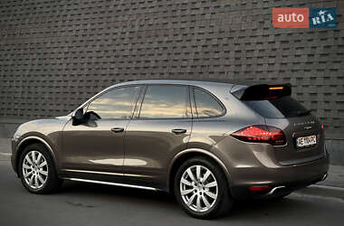 Позашляховик / Кросовер Porsche Cayenne 2012 в 
