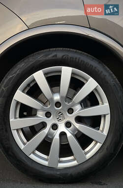 Позашляховик / Кросовер Porsche Cayenne 2012 в 