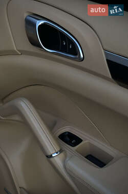 Позашляховик / Кросовер Porsche Cayenne 2012 в 