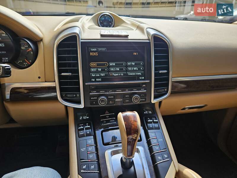 Позашляховик / Кросовер Porsche Cayenne 2012 в Києві