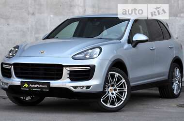 Внедорожник / Кроссовер Porsche Cayenne 2016 в Киеве