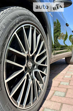 Внедорожник / Кроссовер Porsche Cayenne 2013 в 