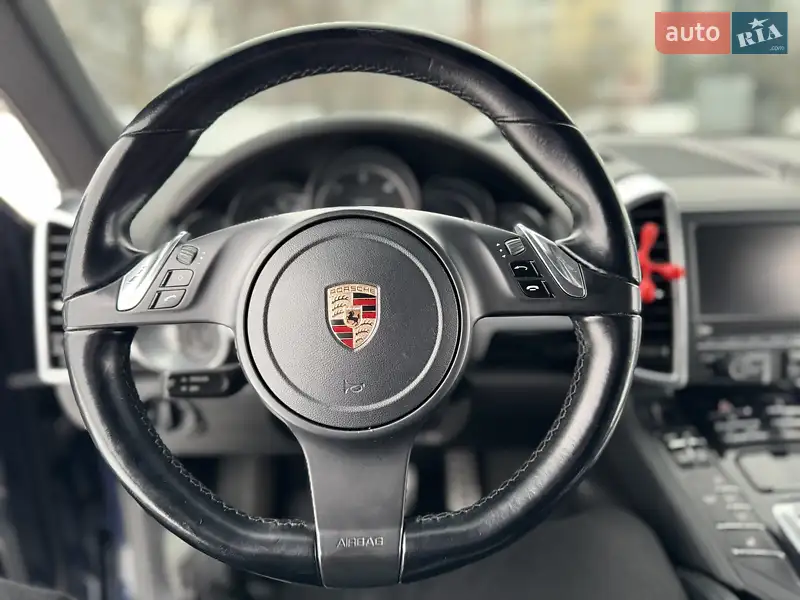 Внедорожник / Кроссовер Porsche Cayenne 2011 в 