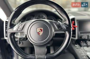 Внедорожник / Кроссовер Porsche Cayenne 2011 в 