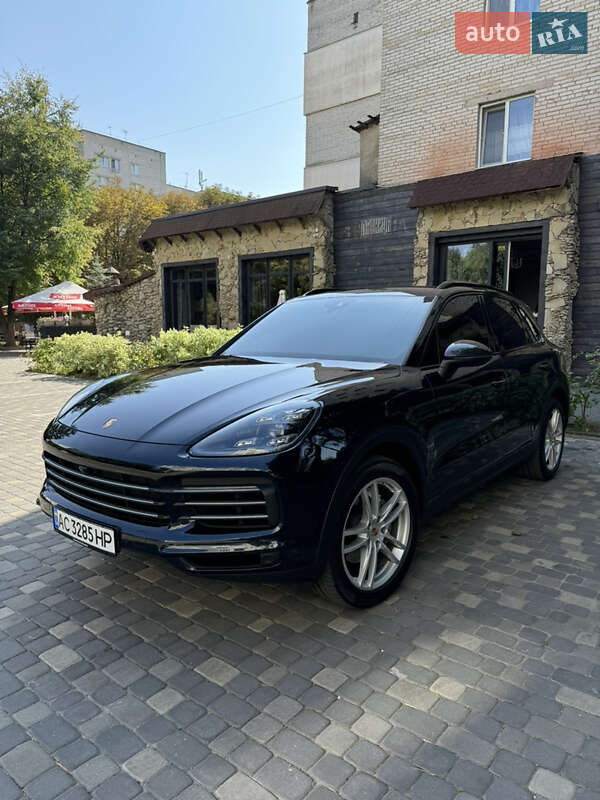 Позашляховик / Кросовер Porsche Cayenne 2018 в Луцьку