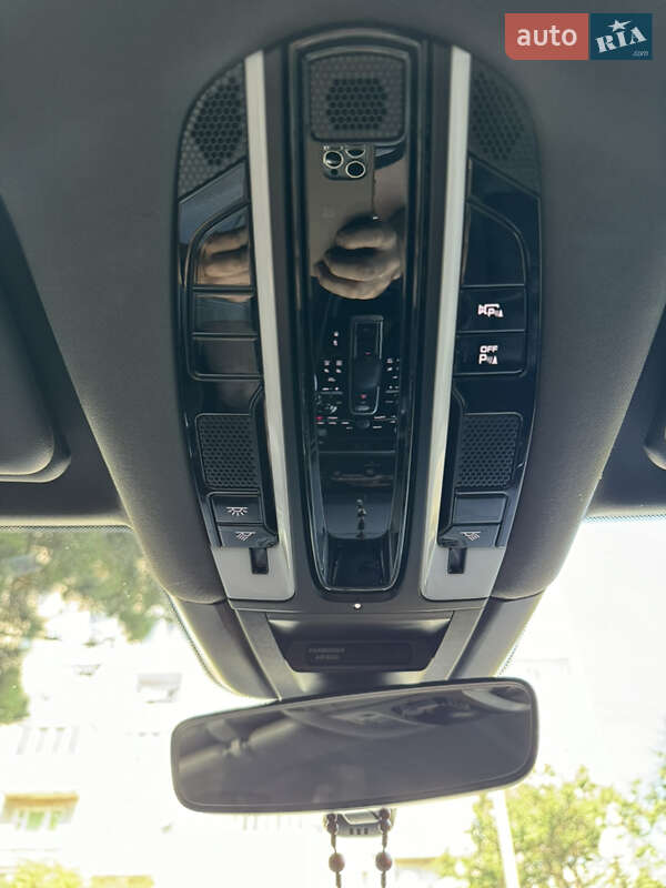 Позашляховик / Кросовер Porsche Cayenne 2018 в Луцьку