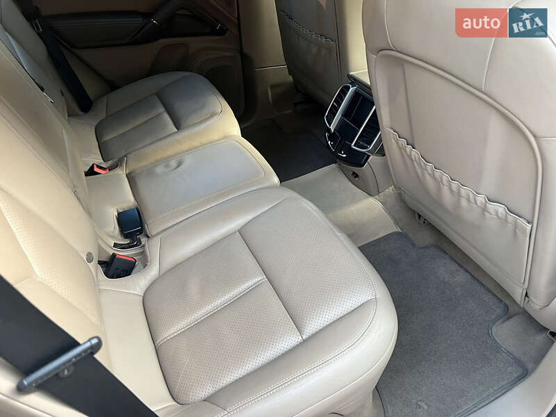 Внедорожник / Кроссовер Porsche Cayenne 2012 в Луцке фото 34 Внедорожник / Кроссовер Porsche Cayenne 2012 в Луцке