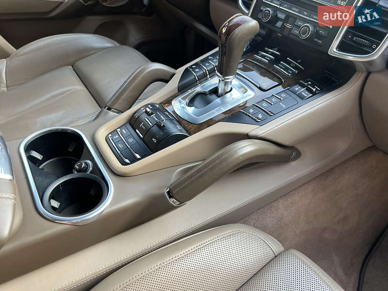 Внедорожник / Кроссовер Porsche Cayenne 2012 в Луцке фото 42 Внедорожник / Кроссовер Porsche Cayenne 2012 в Луцке