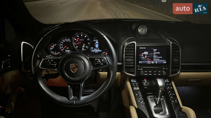 Позашляховик / Кросовер Porsche Cayenne 2017 в Одесі