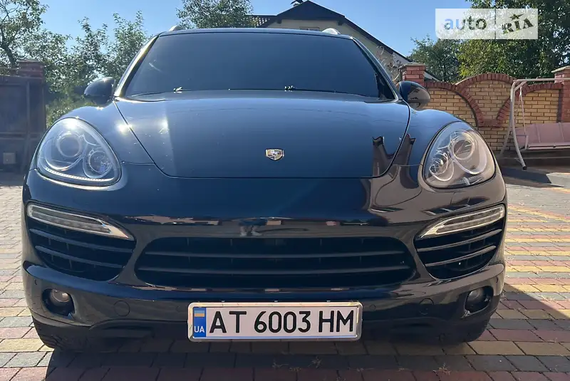 Внедорожник / Кроссовер Porsche Cayenne 2011 в 