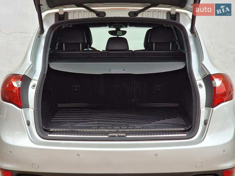 Позашляховик / Кросовер Porsche Cayenne 2012 в Одесі