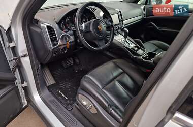 Позашляховик / Кросовер Porsche Cayenne 2012 в 