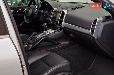 Позашляховик / Кросовер Porsche Cayenne 2012 в 