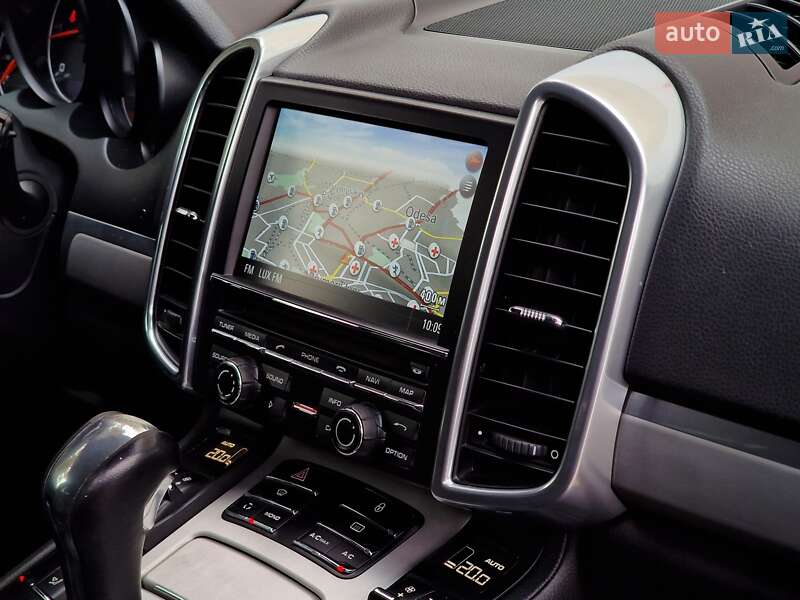 Позашляховик / Кросовер Porsche Cayenne 2012 в Одесі