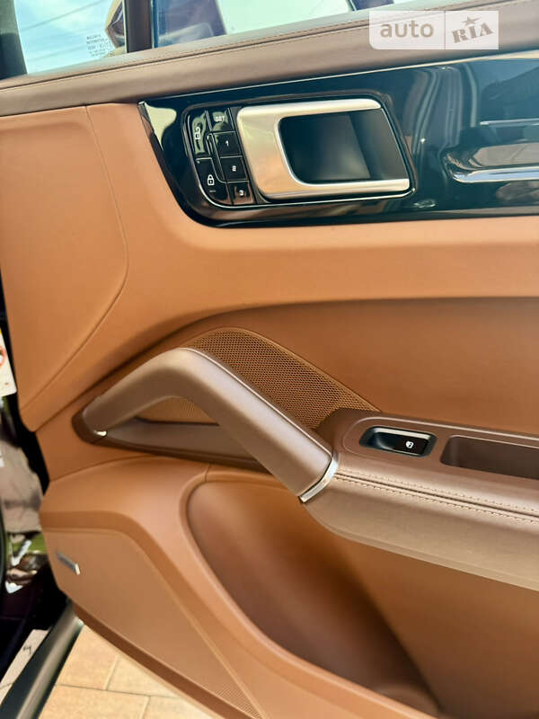 Внедорожник / Кроссовер Porsche Cayenne 2018 в Черновцах