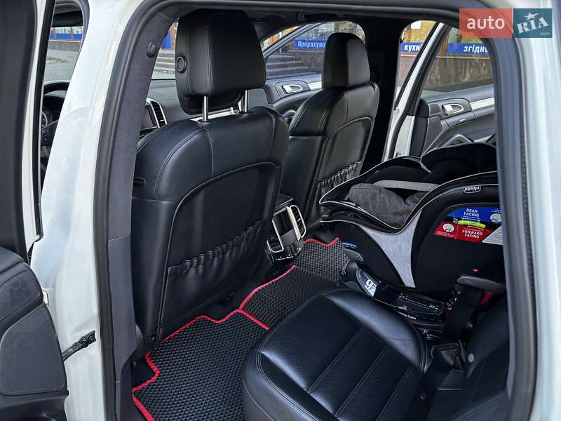 Позашляховик / Кросовер Porsche Cayenne 2010 в Запоріжжі