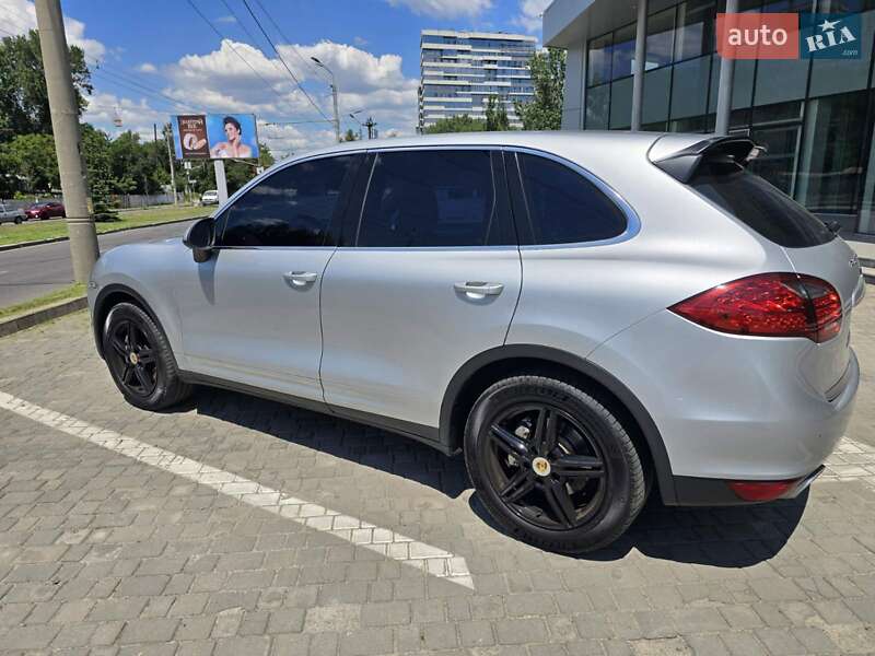 Внедорожник / Кроссовер Porsche Cayenne 2010 в Днепре
