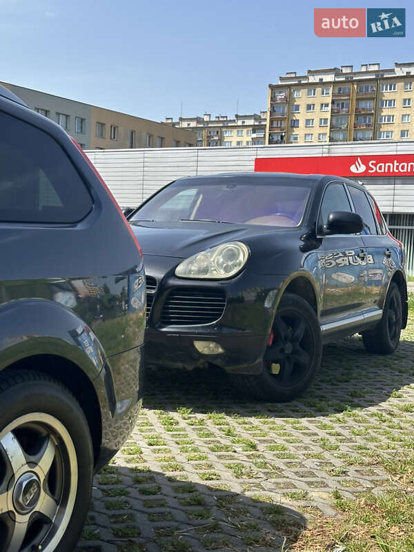 Внедорожник / Кроссовер Porsche Cayenne 2004 в 