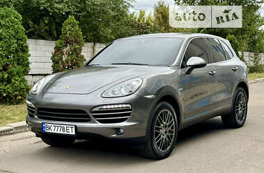 Позашляховик / Кросовер Porsche Cayenne 2013 в Сарнах