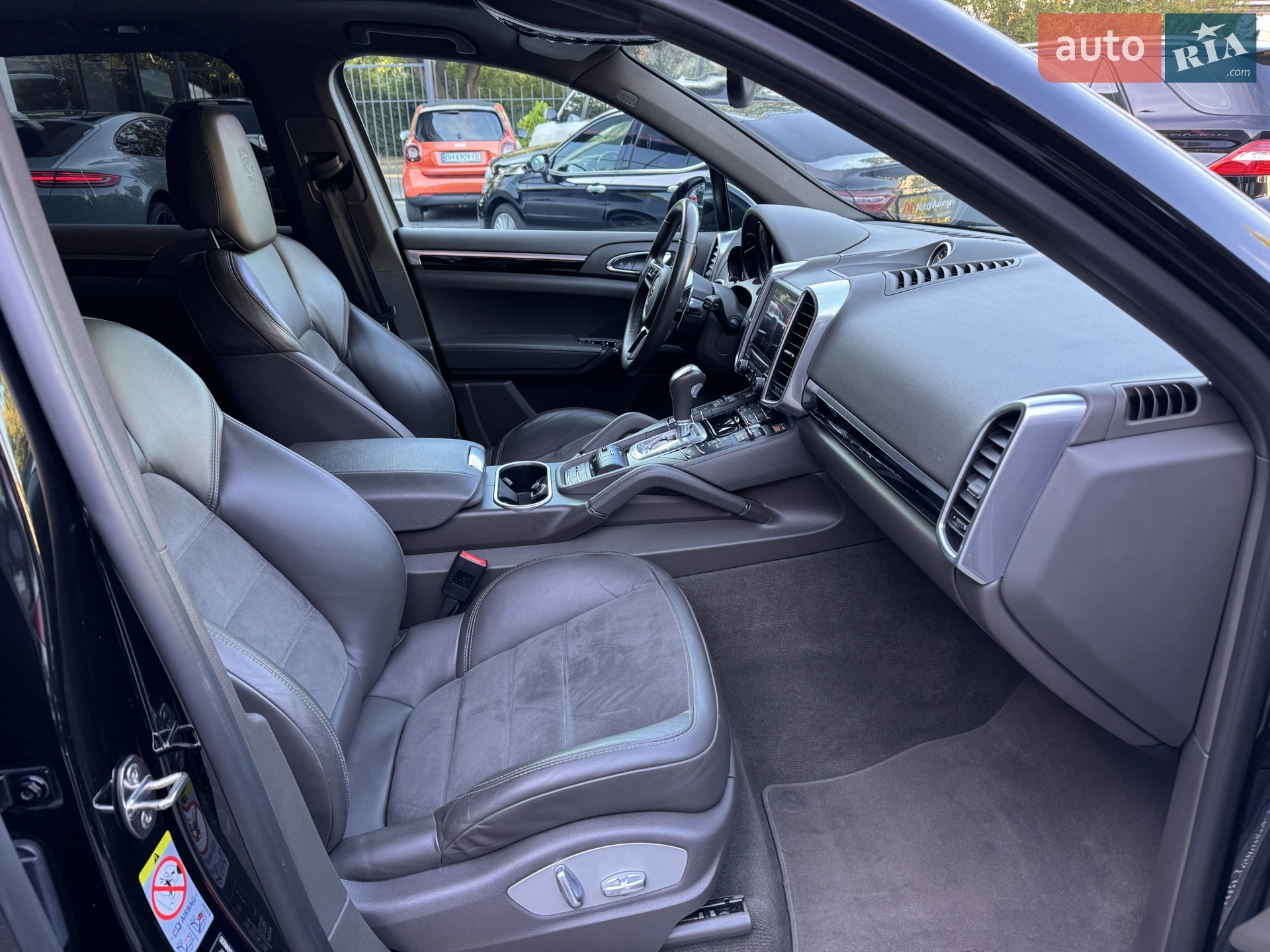 2016 Porsche Cayenne - мініатюра 13