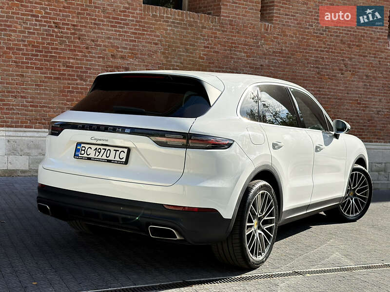 Позашляховик / Кросовер Porsche Cayenne 2017 в Львові