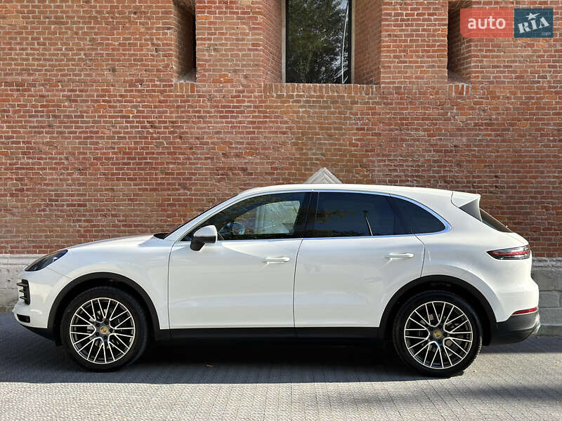 Позашляховик / Кросовер Porsche Cayenne 2017 в Львові