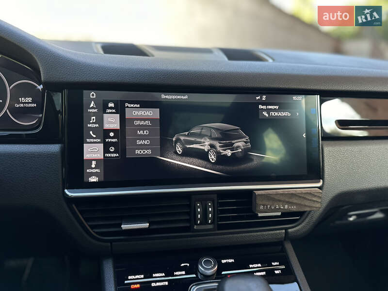 Позашляховик / Кросовер Porsche Cayenne 2017 в Львові