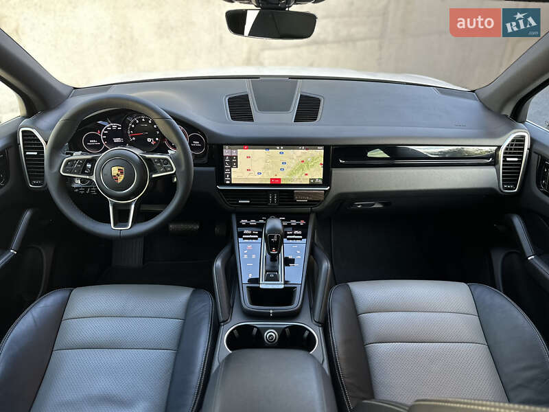 Позашляховик / Кросовер Porsche Cayenne 2017 в Львові