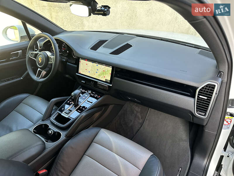 Позашляховик / Кросовер Porsche Cayenne 2017 в Львові