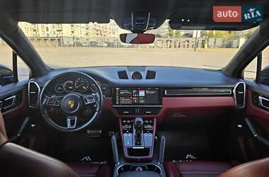 Позашляховик / Кросовер Porsche Cayenne 2018 в 