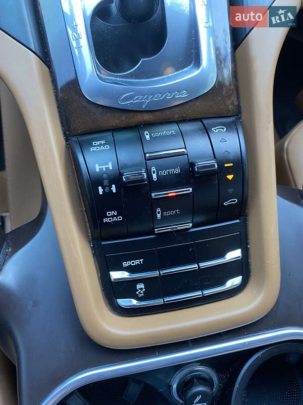 Внедорожник / Кроссовер Porsche Cayenne 2013 в Киеве